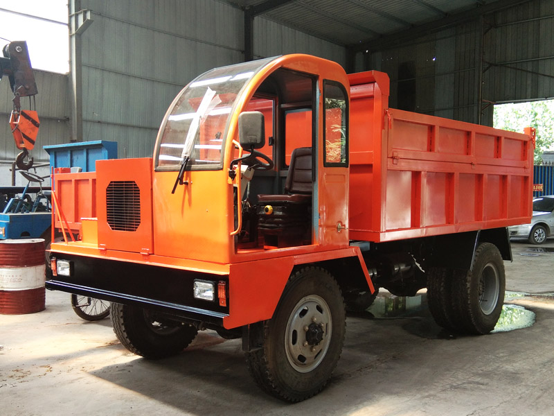 工程運輸四驅(qū)車